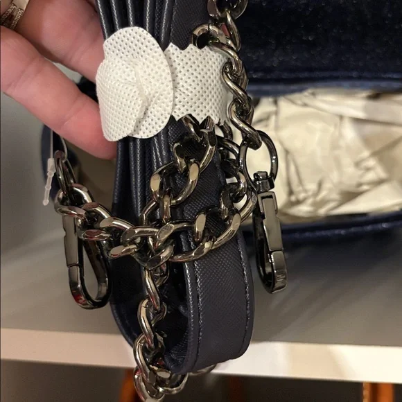 NWT Minnie Mouse Loungefly Crossbody ❤️ - Picture 6 of 7